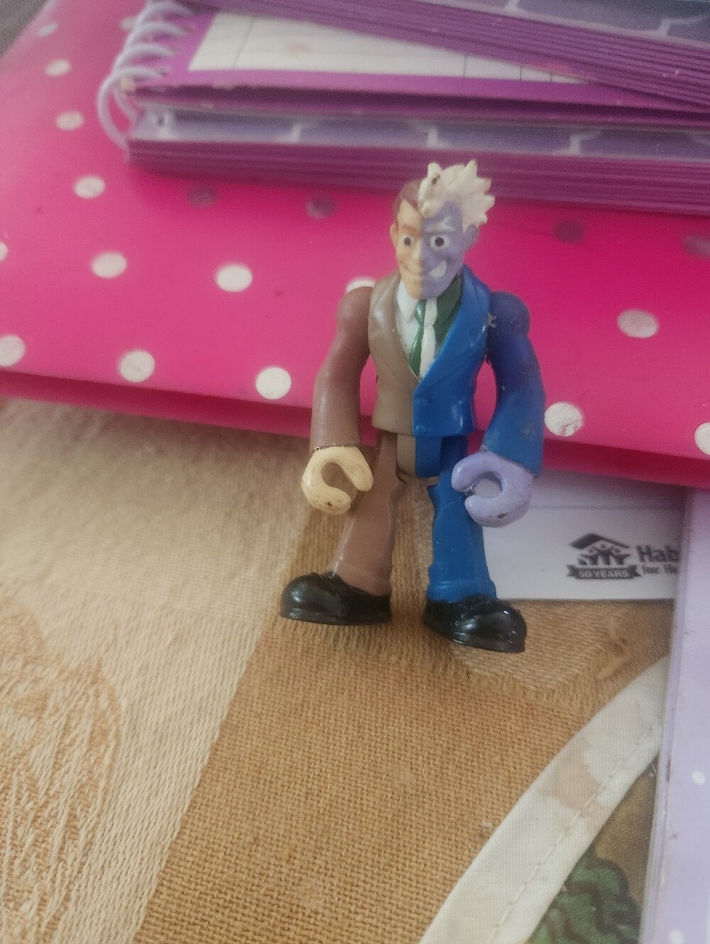 DC COMICS TWO FACE FIGURINE